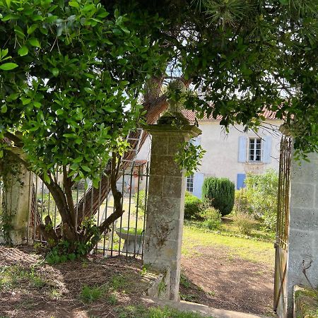 Bed and Breakfast Le Loriot Champagne-et-Fontaine Esterno foto