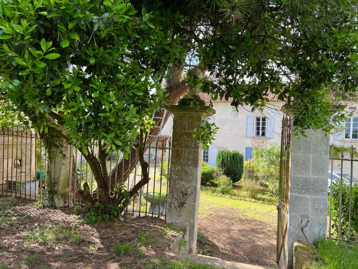 Bed and Breakfast Le Loriot Champagne-et-Fontaine Esterno foto